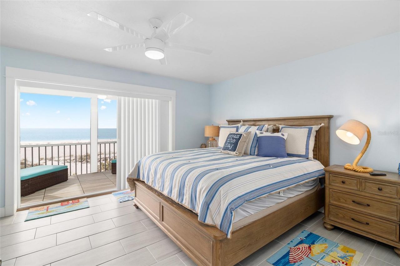 460 Gulf Boulevard, Unit 4, Boca Grande, FL 33921 Photo