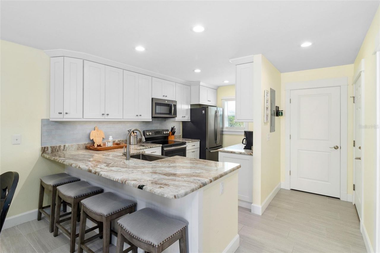 460 Gulf Boulevard, Unit 4, Boca Grande, FL 33921 Photo