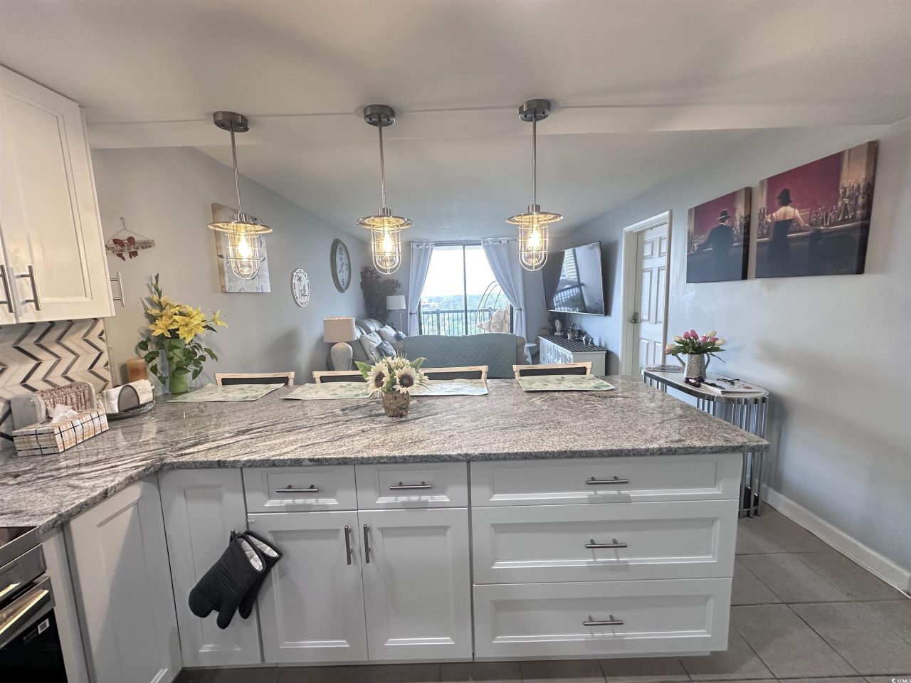 601 Mitchell Dr. Photo 4