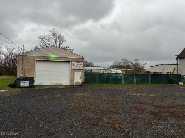 3912 Mahoning Road NE, Canton, OH 44705