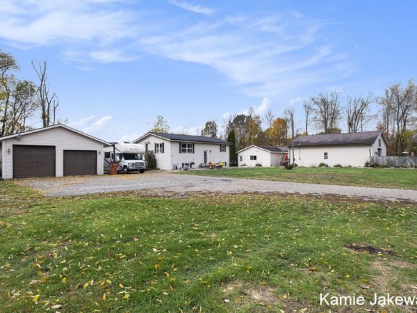 8395 McArthur Avenue NE, Belding, MI 48809