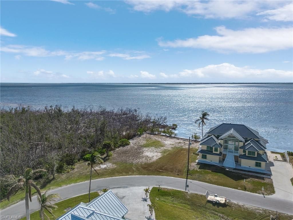 2288 Macadamia Ln, Saint James City, FL 33956 Photo