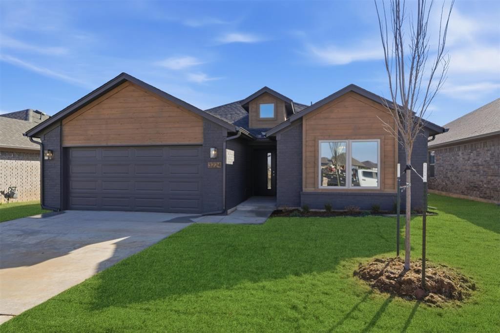 3224 Piney River Drive, Yukon, OK 73099 Main Photo