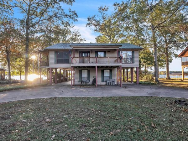 415 Rivermont Cir, Pickensville, AL 35447