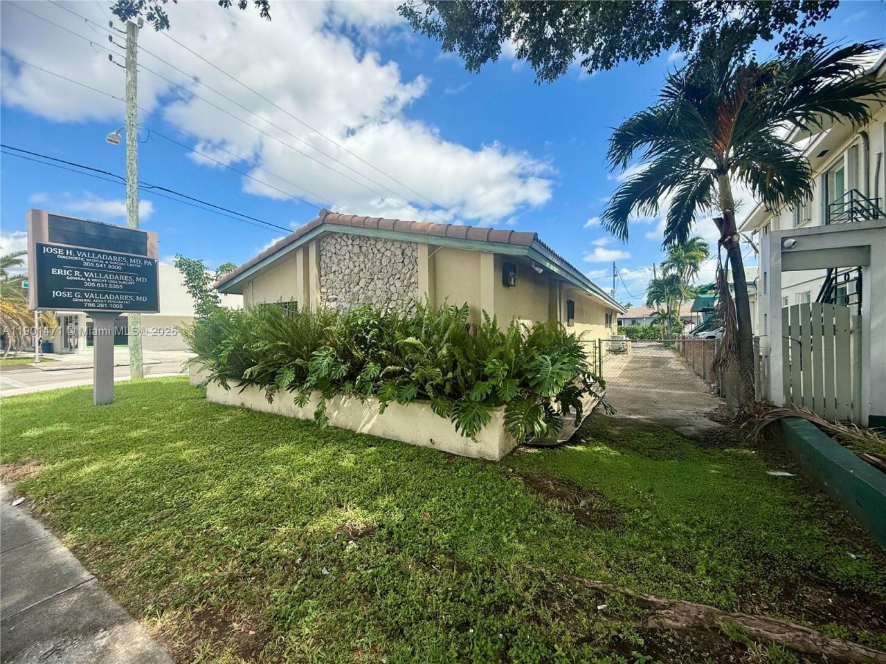 2660 SW 3rd St, Miami, FL 33135 Photo