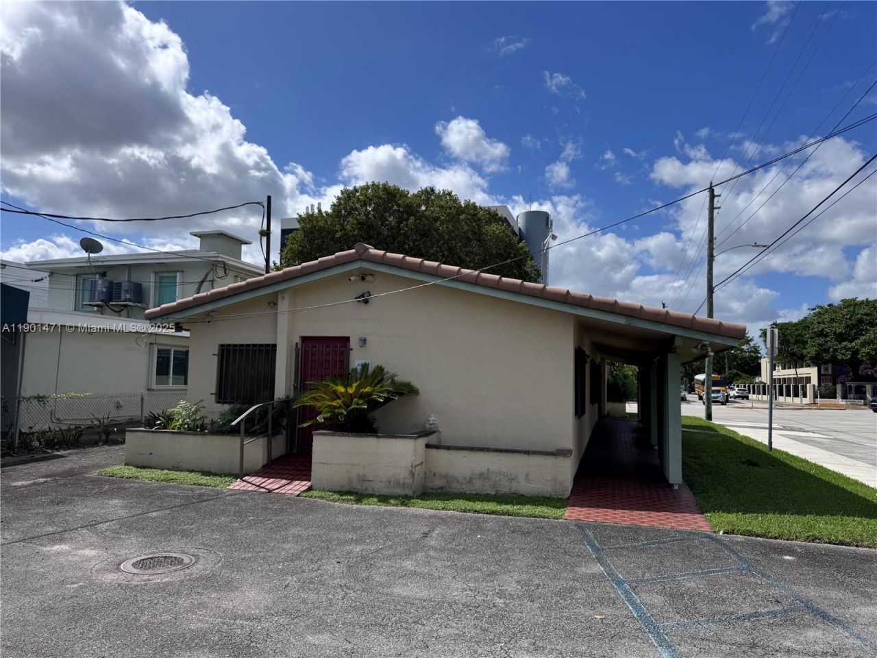 2660 SW 3rd St, Miami, FL 33135 Photo