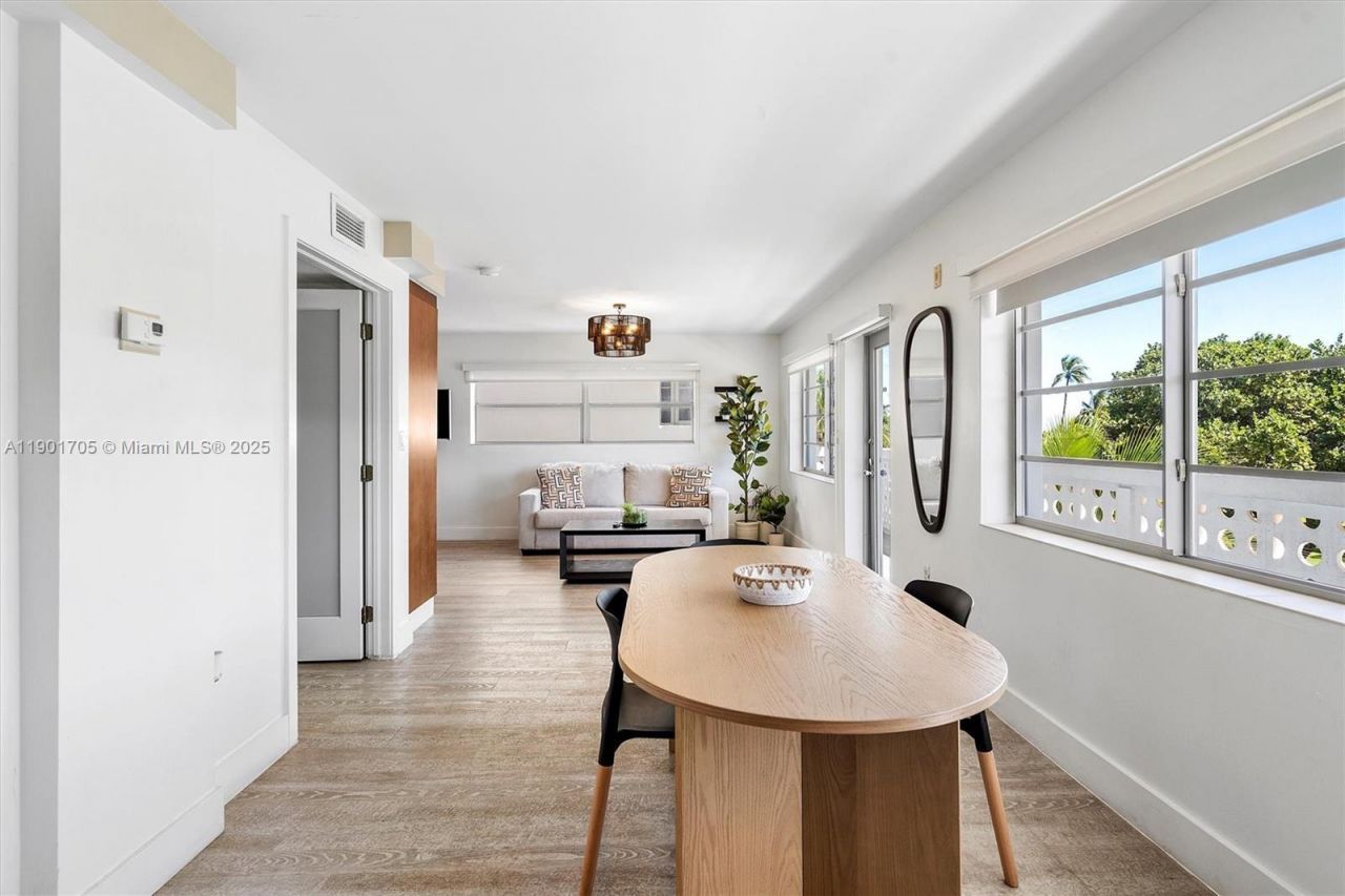 1024 Ocean Dr, Unit A301, Miami Beach, FL 33139 Photo