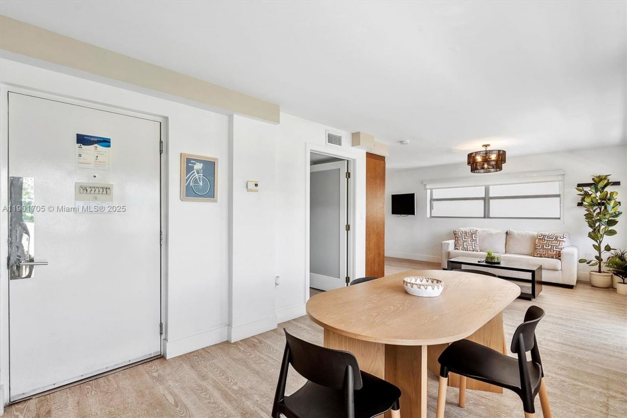 1024 Ocean Dr, Unit A301, Miami Beach, FL 33139 Photo