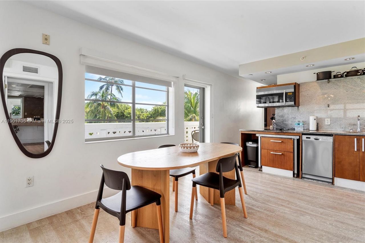 1024 Ocean Dr, Unit A301, Miami Beach, FL 33139 Photo