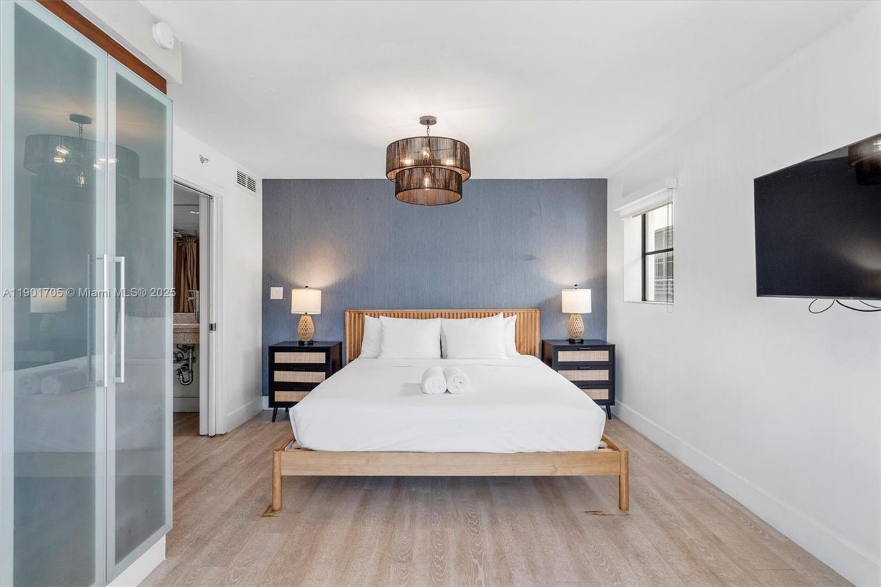 1024 Ocean Dr, Unit A301, Miami Beach, FL 33139 Photo