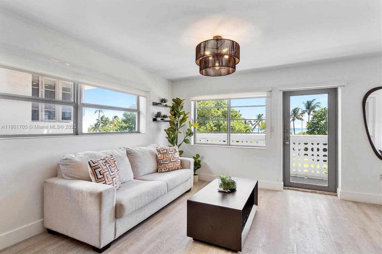 1024 Ocean Dr, Unit A301, Miami Beach, FL 33139 Photo