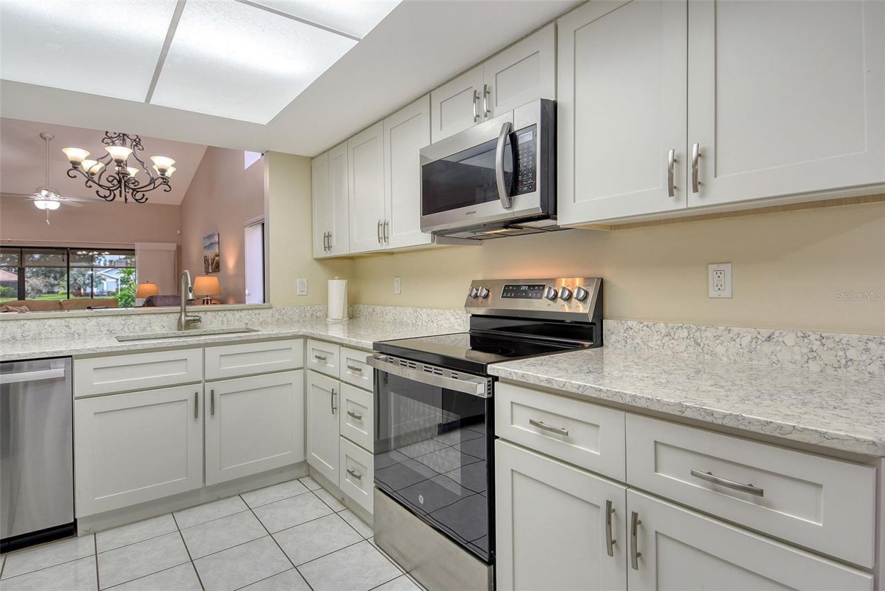 6261 Timber Lake Drive, Unit F6, Sarasota, FL 34243 Photo