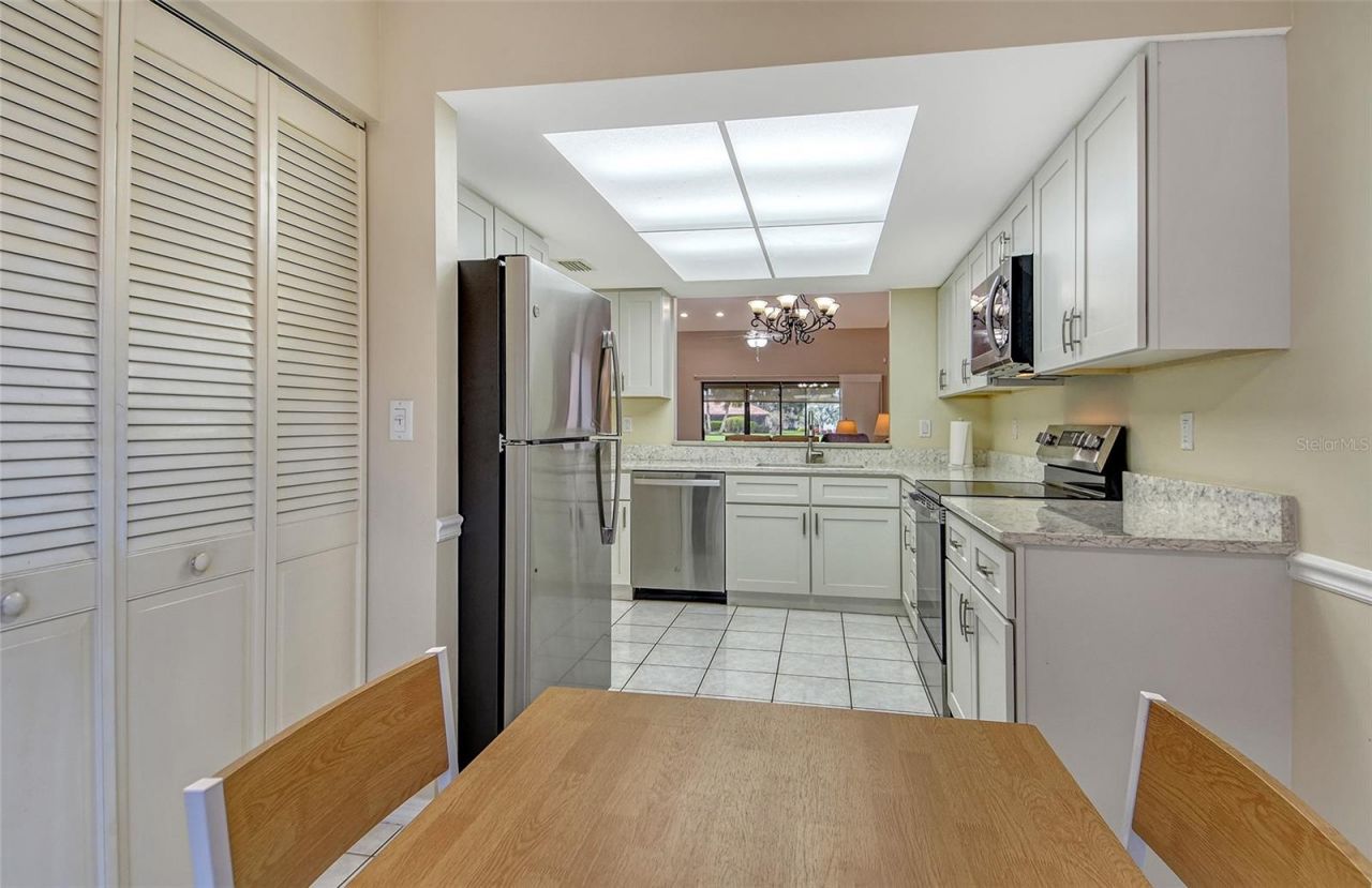 6261 Timber Lake Drive, Unit F6, Sarasota, FL 34243 Photo