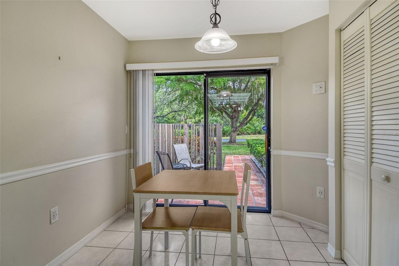 6261 Timber Lake Drive, Unit F6, Sarasota, FL 34243 Photo