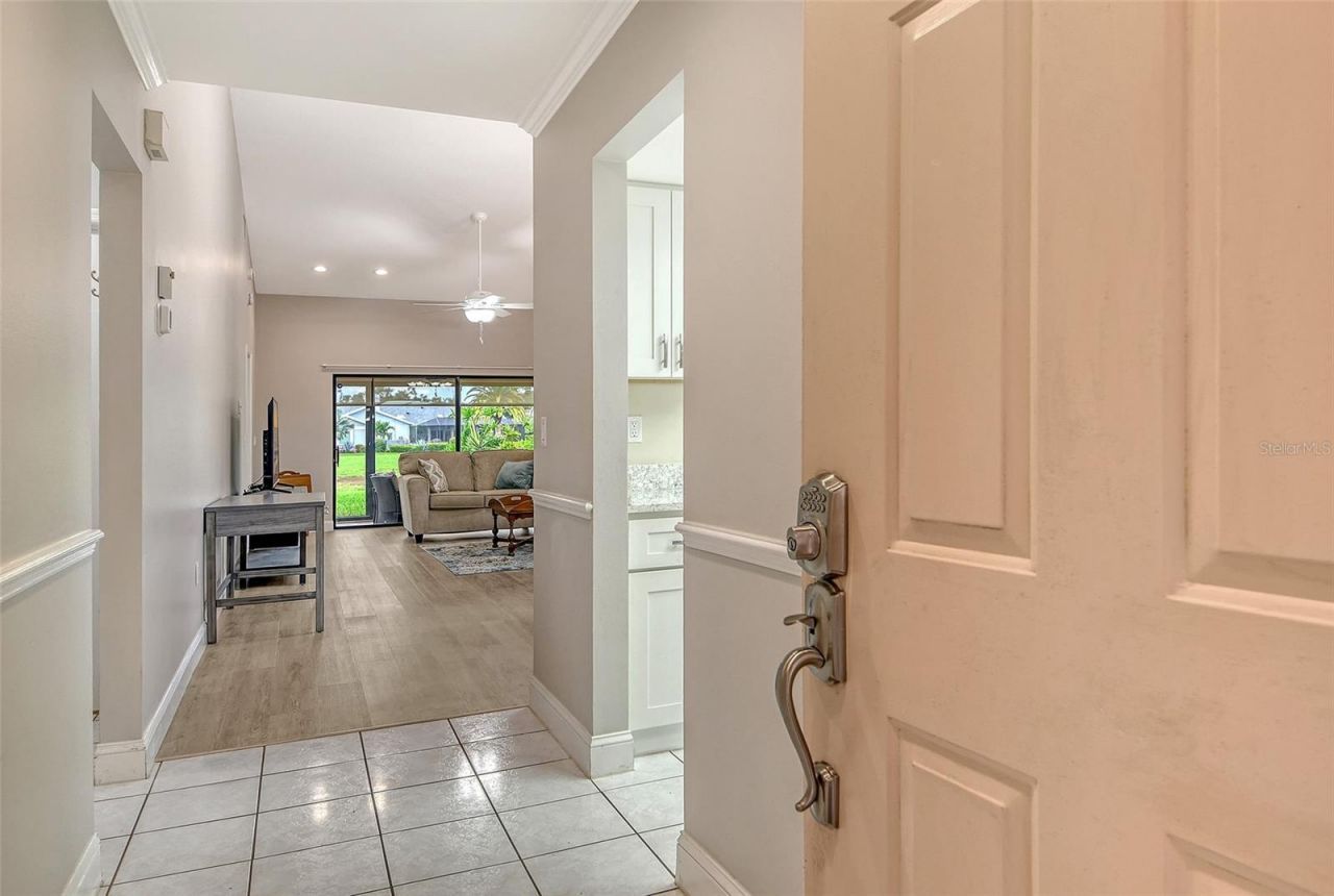 6261 Timber Lake Drive, Unit F6, Sarasota, FL 34243 Photo