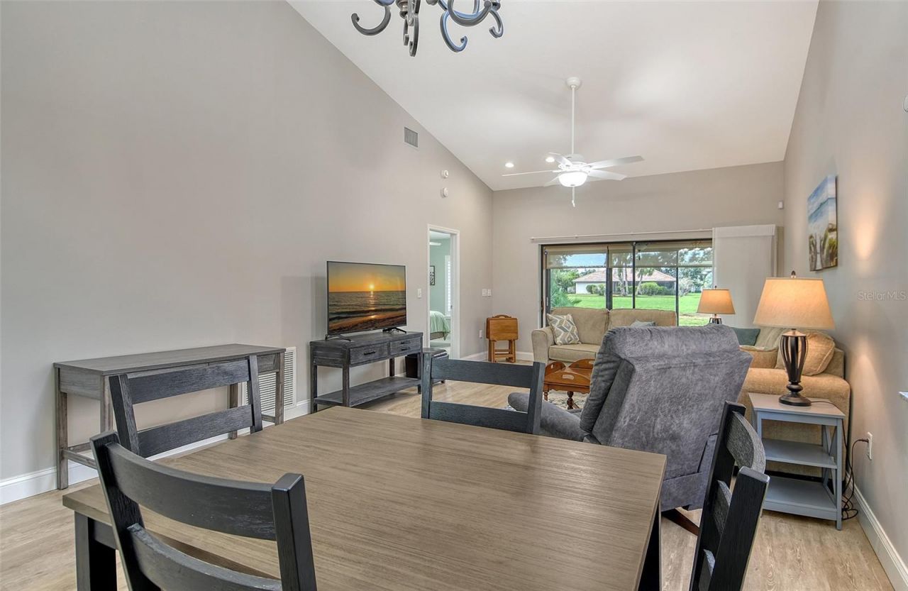 6261 Timber Lake Drive, Unit F6, Sarasota, FL 34243 Photo