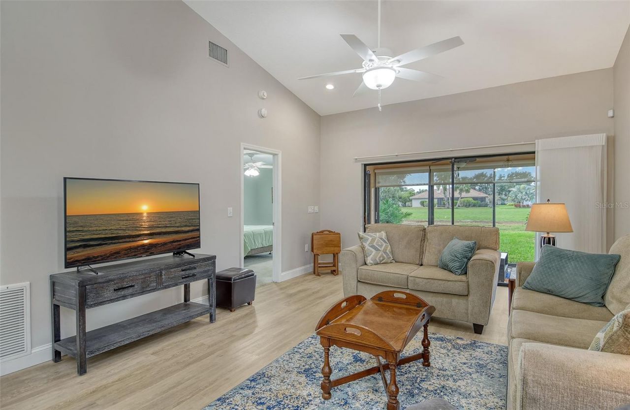 6261 Timber Lake Drive, Unit F6, Sarasota, FL 34243 Photo