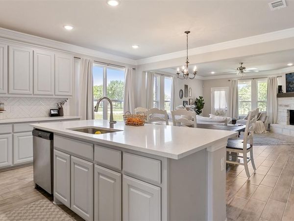 129 Cooper Court, Springtown, TX 76082