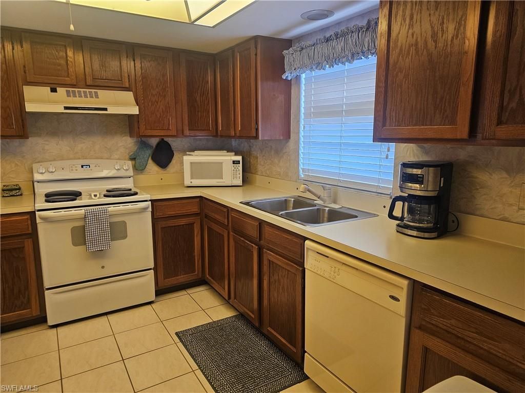 4521 Bay Beach Ln, Unit 222, Fort Myers Beach, FL 33931 Photo