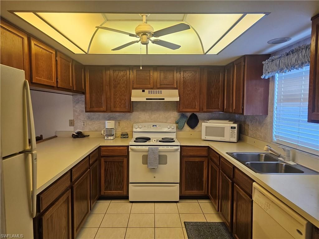 4521 Bay Beach Ln, Unit 222, Fort Myers Beach, FL 33931 Photo
