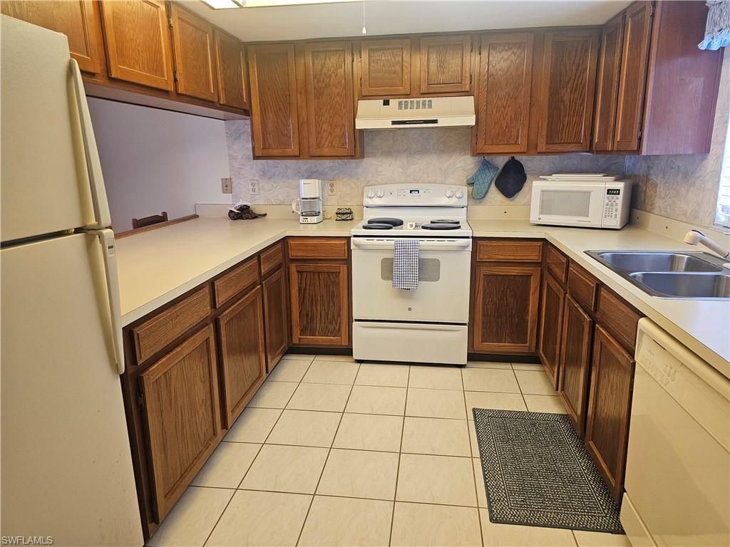 4521 Bay Beach Ln, Unit 222, Fort Myers Beach, FL 33931 Photo