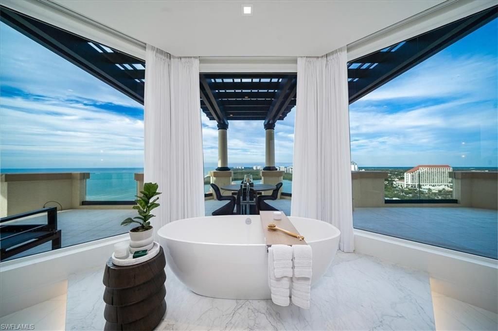 81 Seagate Dr, Unit PH20, Naples, FL 34103 Photo