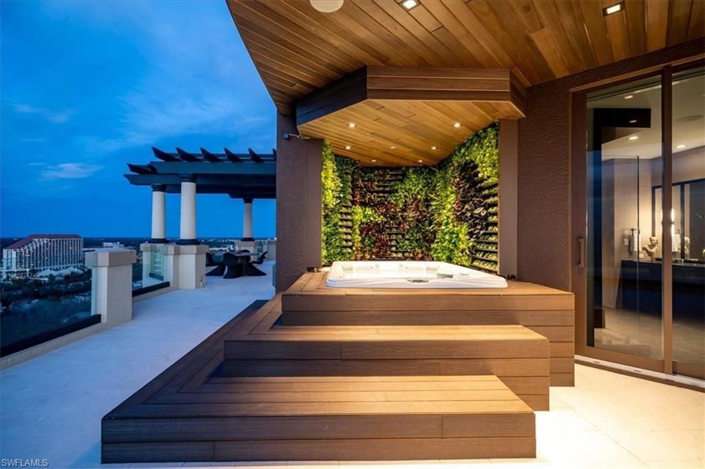 81 Seagate Dr, Unit PH20, Naples, FL 34103 Photo