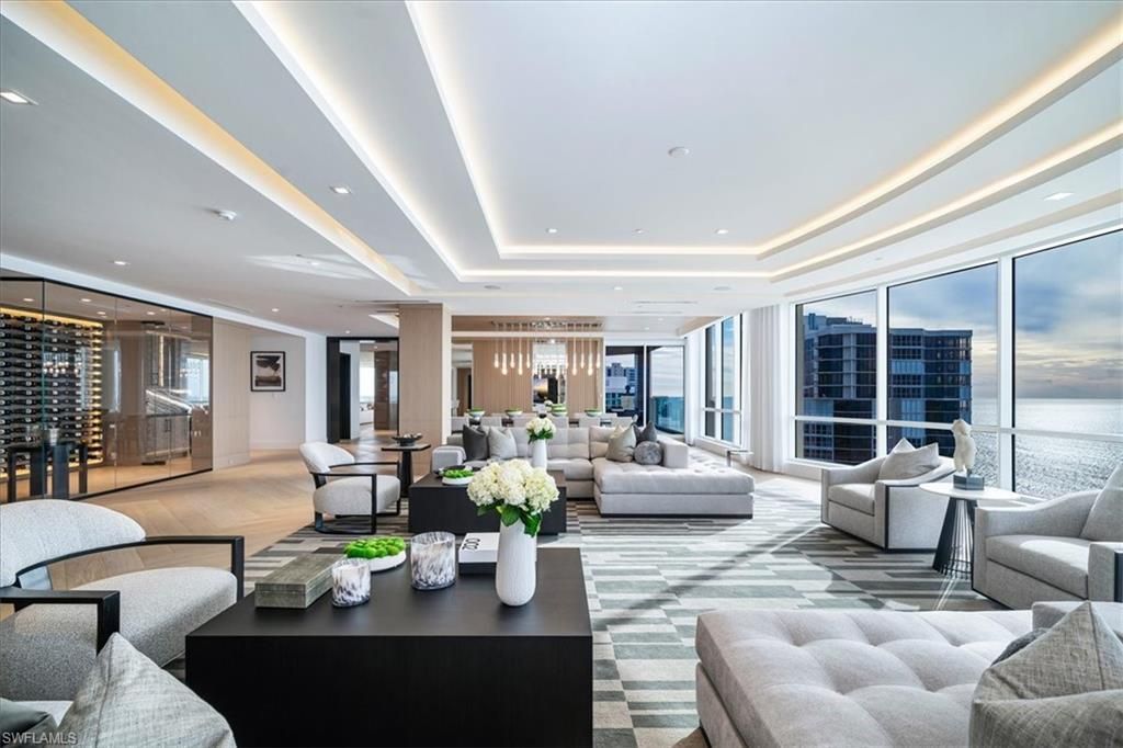 81 Seagate Dr, Unit PH20, Naples, FL 34103 Photo