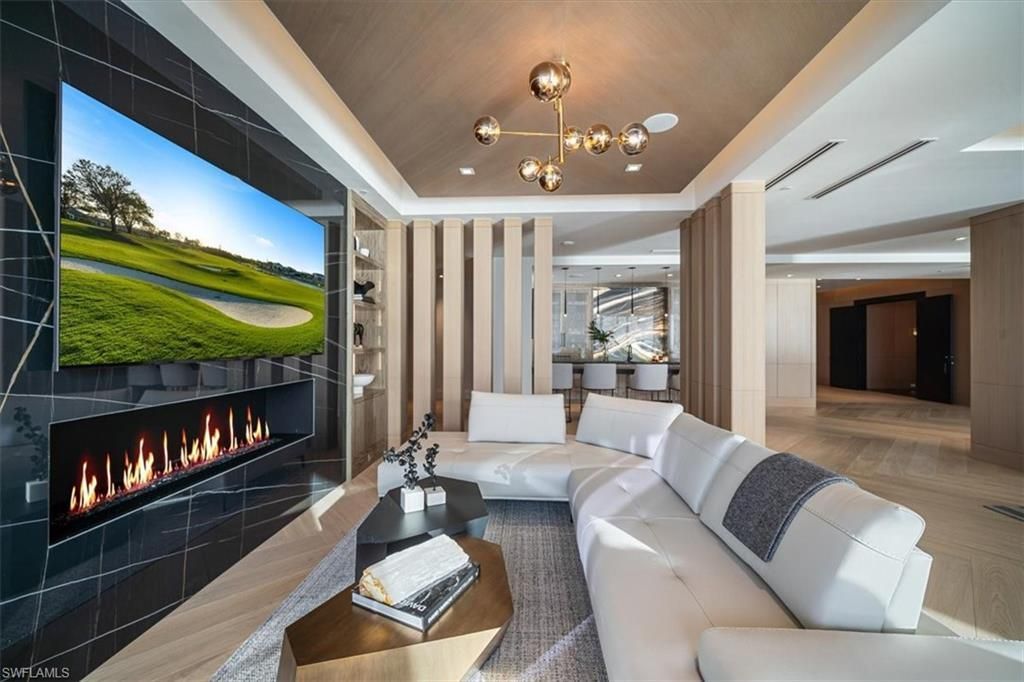 81 Seagate Dr, Unit PH20, Naples, FL 34103 Photo