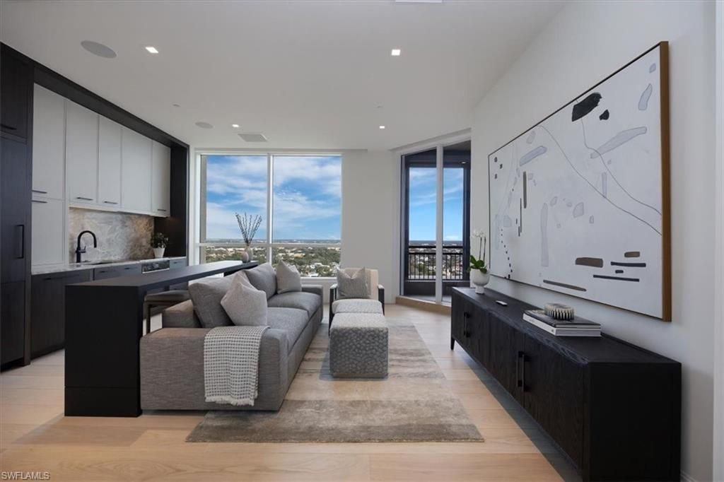 81 Seagate Dr, Unit PH20, Naples, FL 34103 Photo