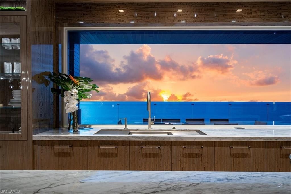 81 Seagate Dr, Unit PH20, Naples, FL 34103 Photo