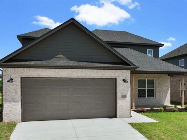 1221 Mammoth Street, Bentonville, AR 72713