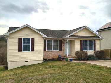 73 Thoroughbred Cir , Lexington, VA 24450