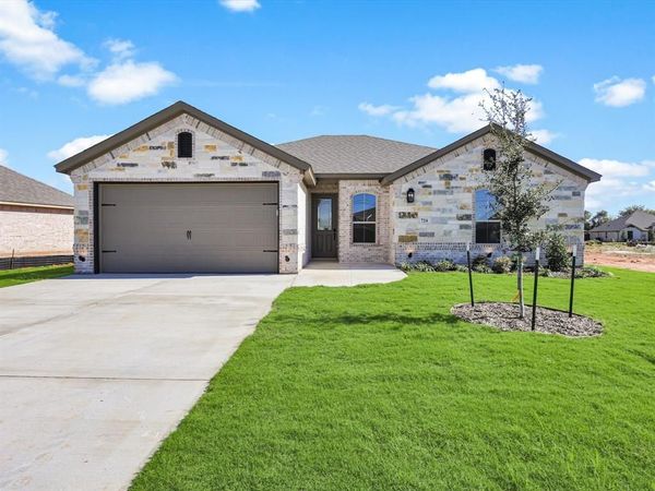724 Raylan Street, Springtown, TX 76082