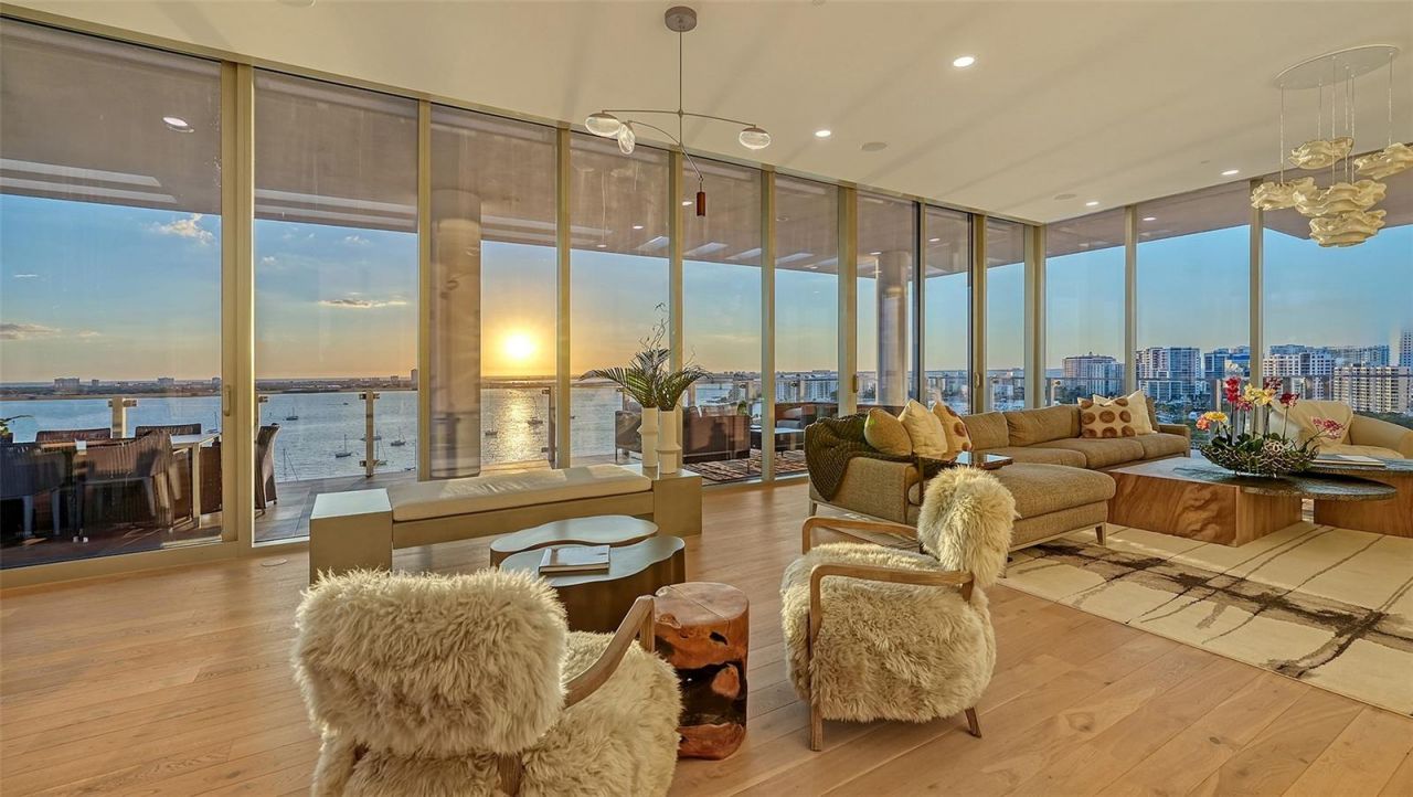 605 S Gulfstream Avenue, Unit 12, Sarasota, FL 34236 Photo
