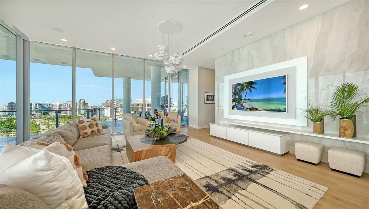 605 S Gulfstream Avenue, Unit 12, Sarasota, FL 34236 Photo