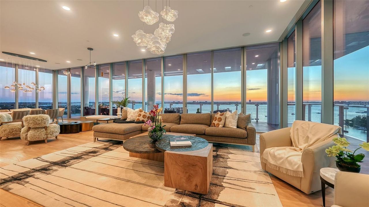 605 S Gulfstream Avenue, Unit 12, Sarasota, FL 34236 Photo