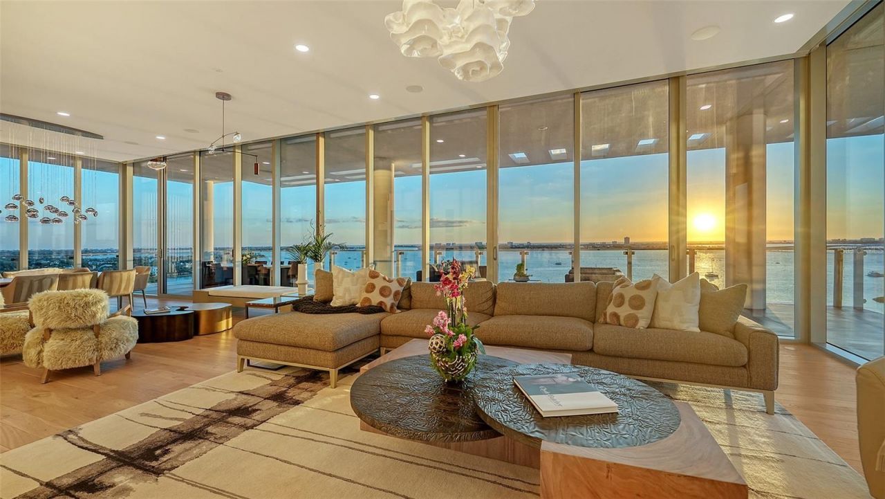 605 S Gulfstream Avenue, Unit 12, Sarasota, FL 34236 Photo