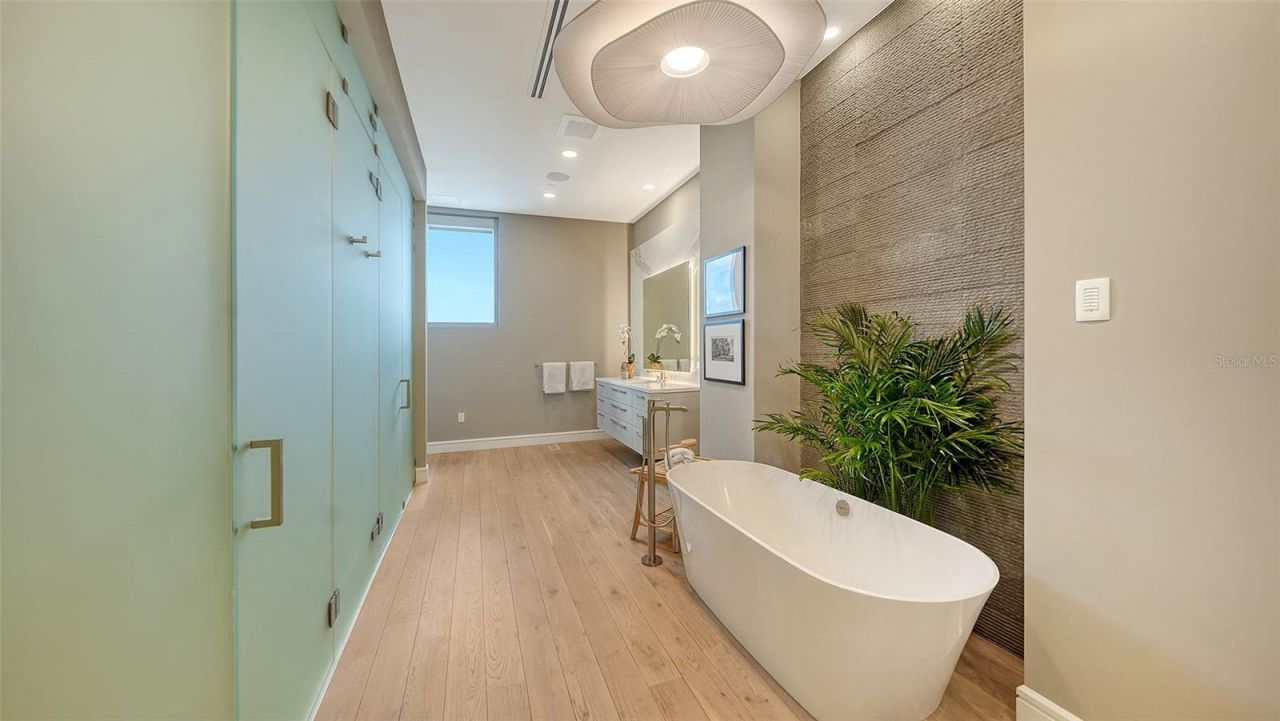 605 S Gulfstream Avenue, Unit 12, Sarasota, FL 34236 Photo