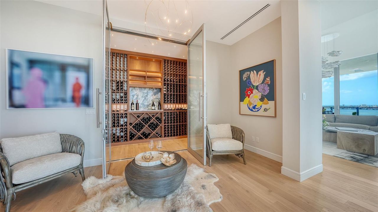 605 S Gulfstream Avenue, Unit 12, Sarasota, FL 34236 Photo