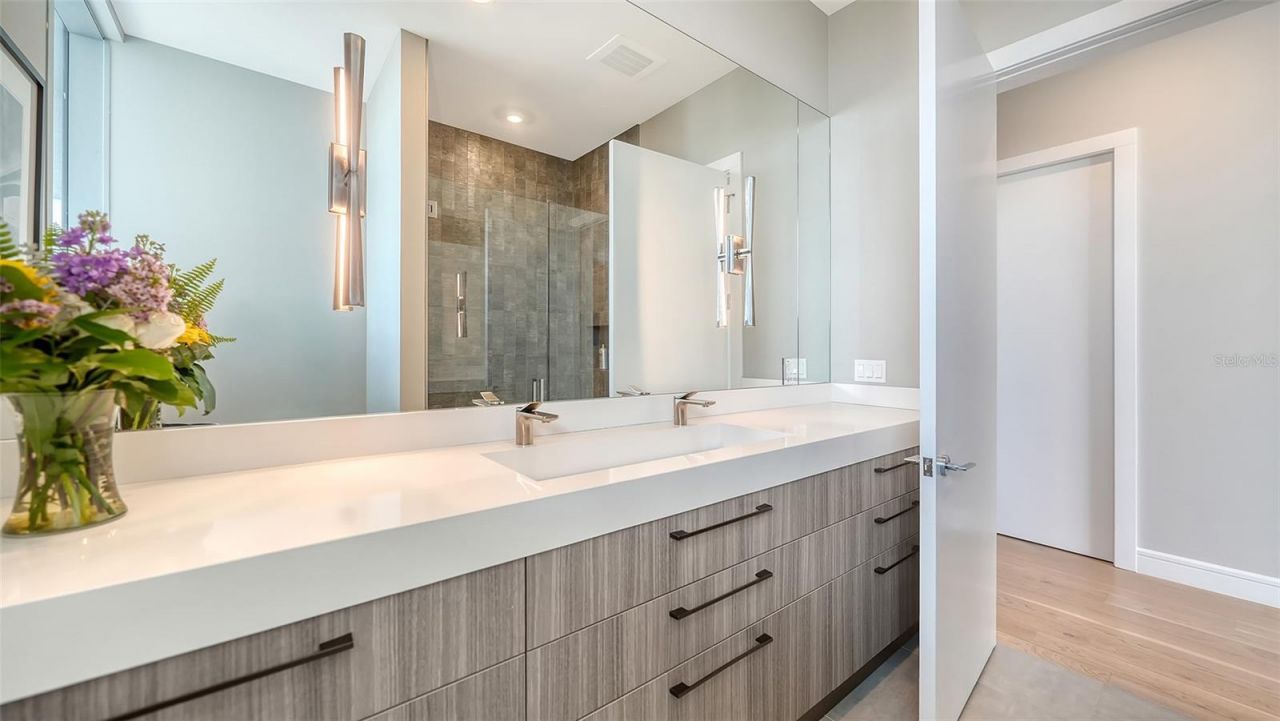 605 S Gulfstream Avenue, Unit 12, Sarasota, FL 34236 Photo