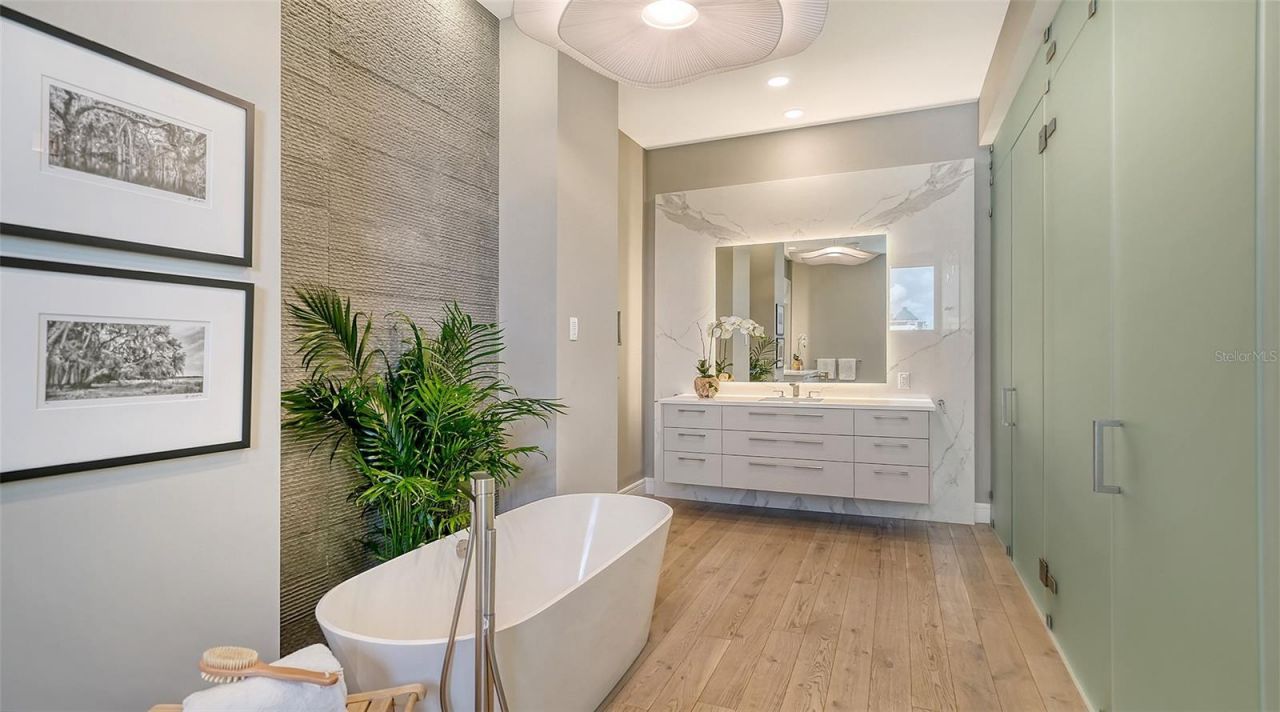 605 S Gulfstream Avenue, Unit 12, Sarasota, FL 34236 Photo