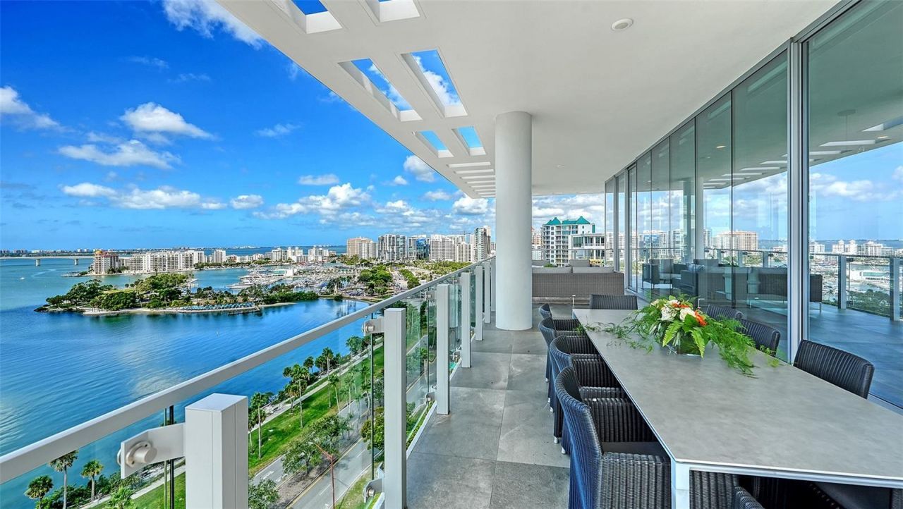 605 S Gulfstream Avenue, Unit 12, Sarasota, FL 34236 Photo