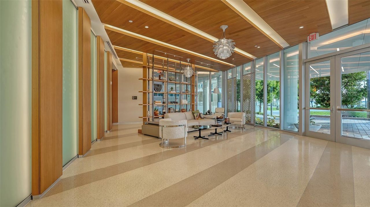 605 S Gulfstream Avenue, Unit 12, Sarasota, FL 34236 Photo