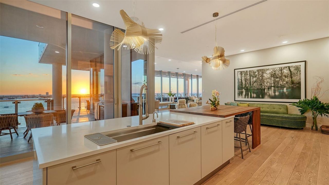 605 S Gulfstream Avenue, Unit 12, Sarasota, FL 34236 Photo