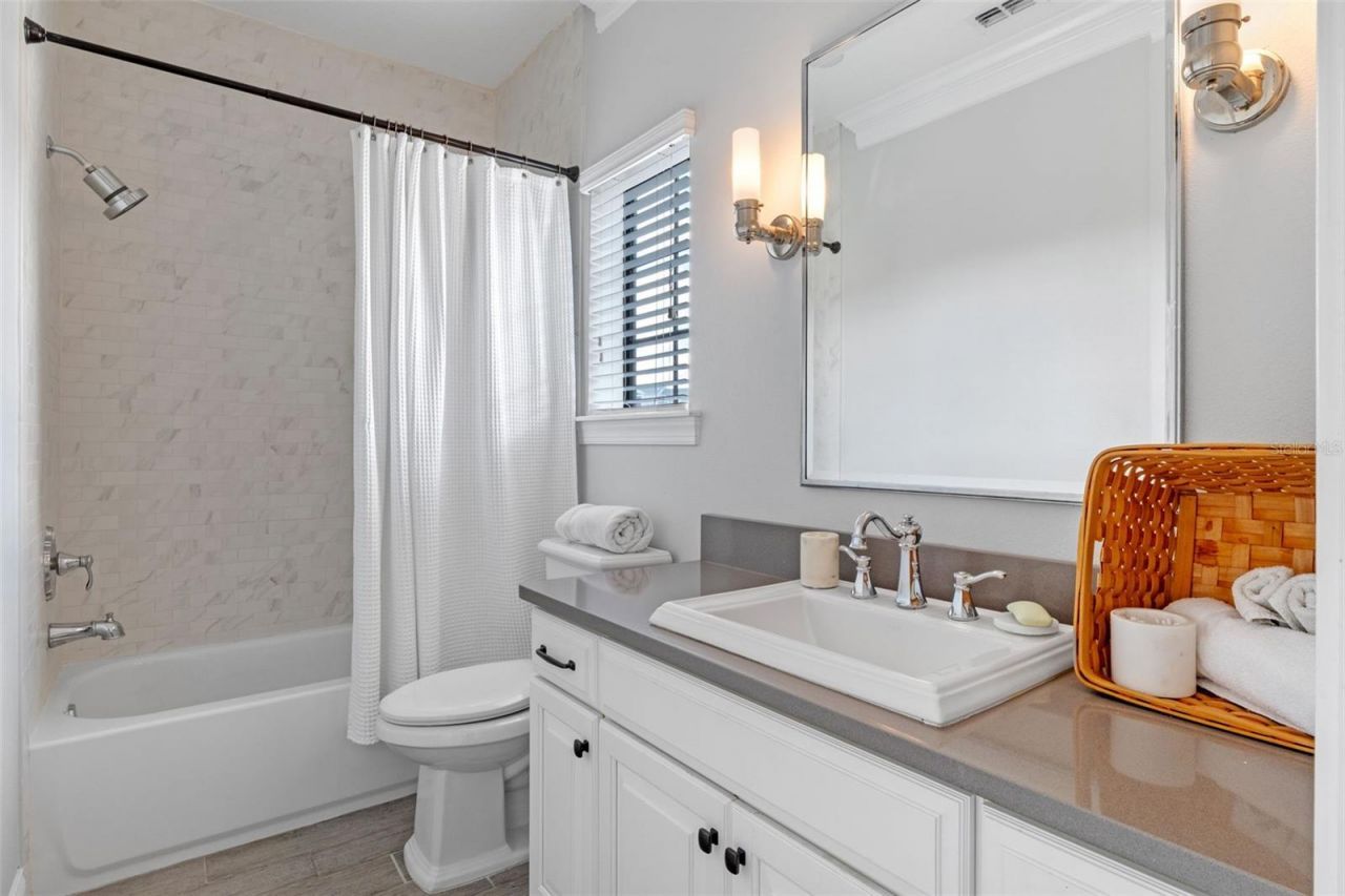 2142 Lakemont Avenue, Orlando, FL 32814 Photo