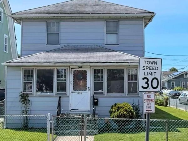 303 Bayview Avenue, Inwood, NY 11096