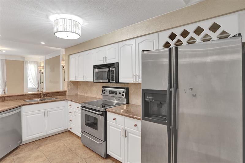 1900 Oceanwalk Lane, Unit 115, Pompano Beach, FL 33062 Photo