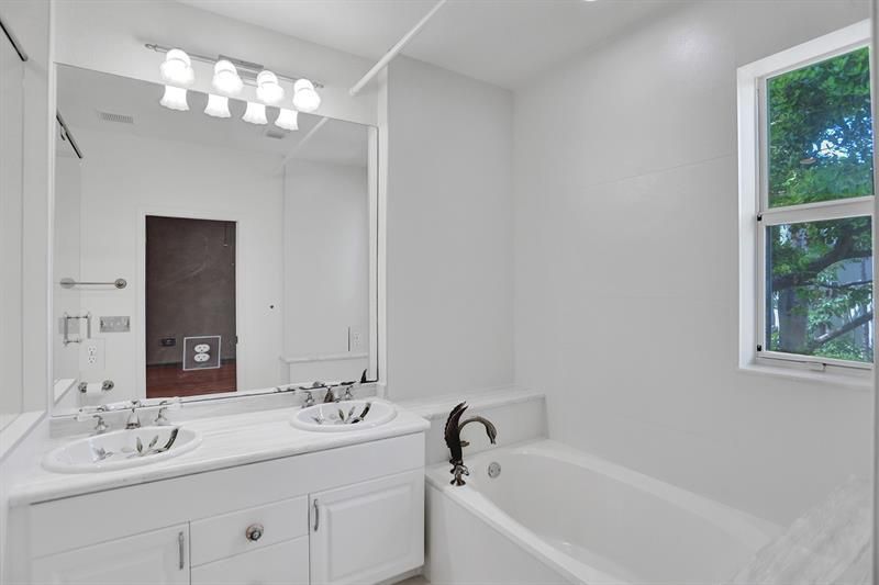 1900 Oceanwalk Lane, Unit 115, Pompano Beach, FL 33062 Photo