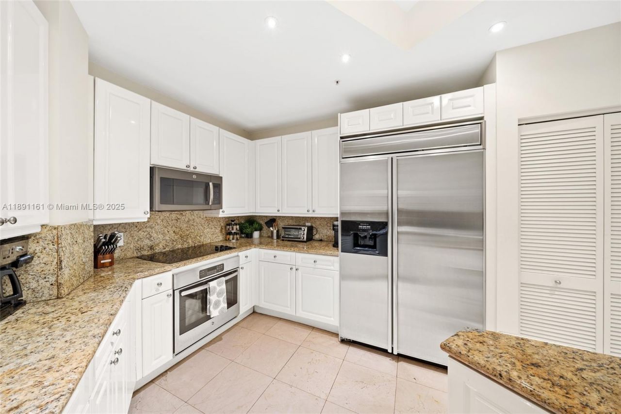 848 Brickell Key Dr, Unit 201, Miami, FL 33131 Photo